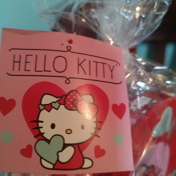 Hello Kitty Gift Set with Red Accents - Picture 5 of 5